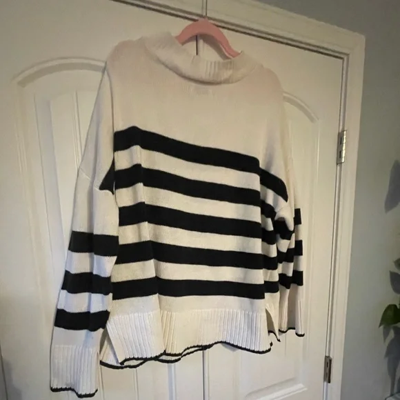 Striped Black and White Women's Sweater 1X - Picture 1 of 5